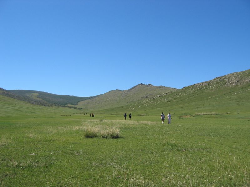 Hiking to the Tourist Camp