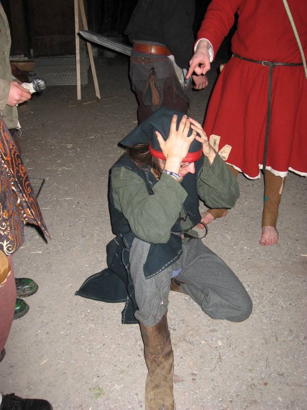 Conspirazius Tintenfeder is caught stealing