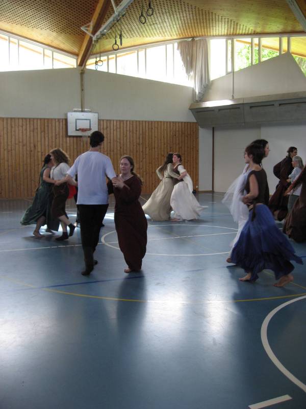 Circle dancing