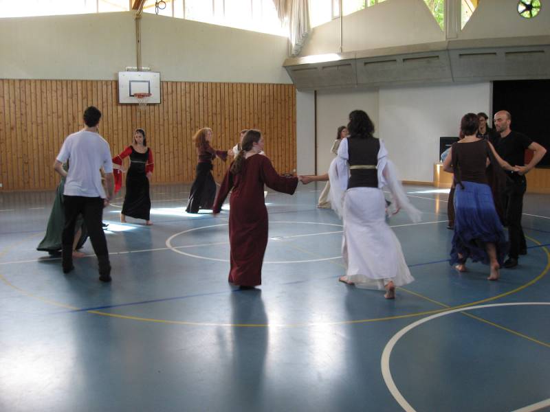 Circle dancing