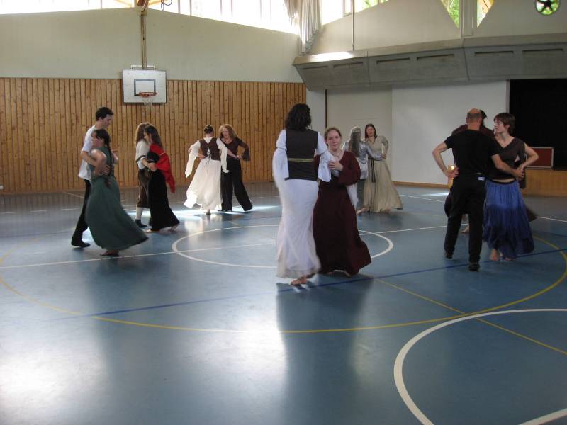 Circle dancing