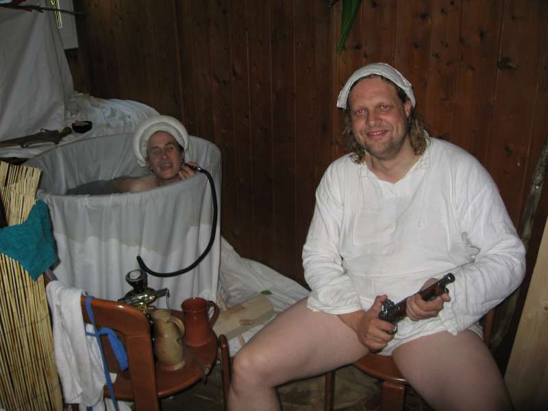 The merchants in the bathtub