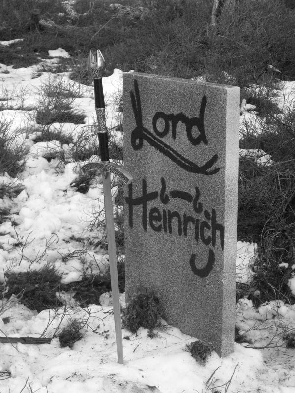 The Cemetery: Lord Heinrich's grave