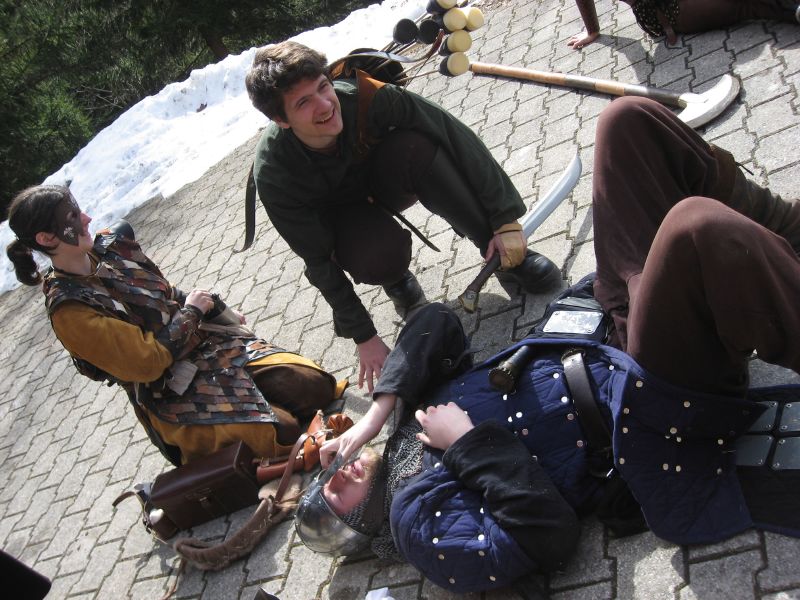 Captain Sven is wounded