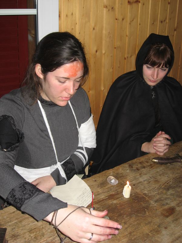 Islin speaks a spell of protection