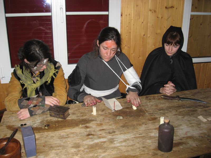 Islin speaks a spell of protection