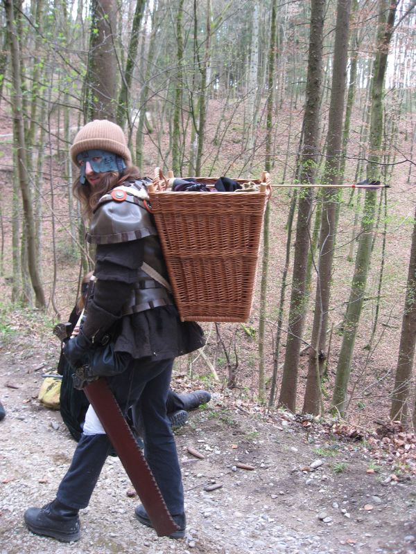 Rakar's basket hit by an arrow