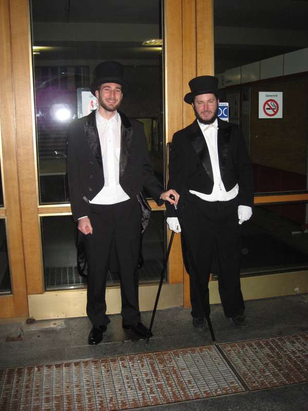 Rüetschi & Jonas guarding the door